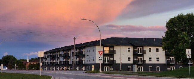 Building Photo - Cedar View Apartments