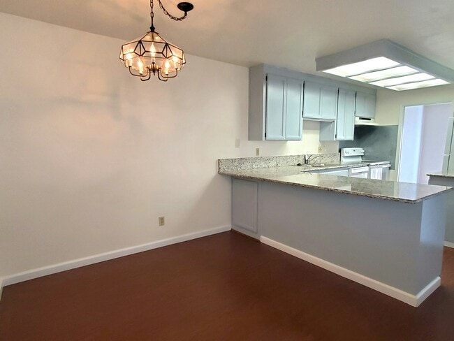 Building Photo - 37763 Cedar Blvd