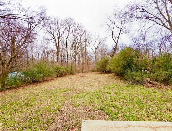 Building Photo - 838 Potters Ln