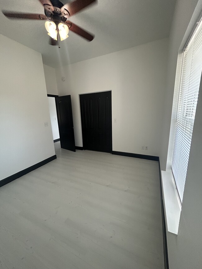 2nd bedroom - 18042 GA-3