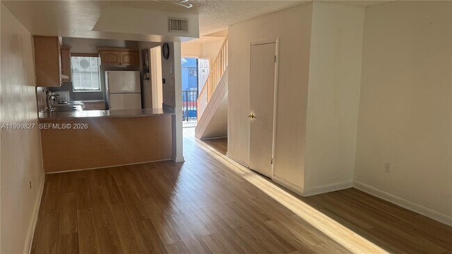 Building Photo - 2319 W 60th St