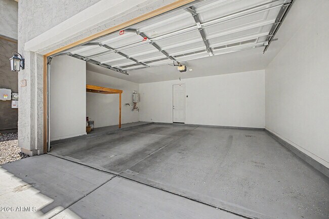 Building Photo - 2511 S Entwistle St