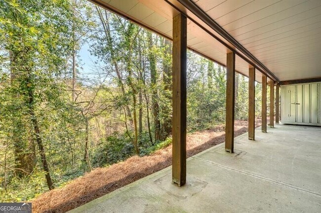 Building Photo - 1921 Walthall Dr NW