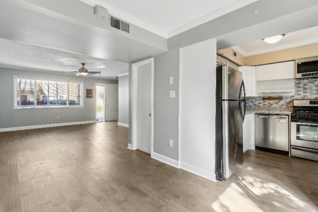 Building Photo - 120 Biscayne Dr NW