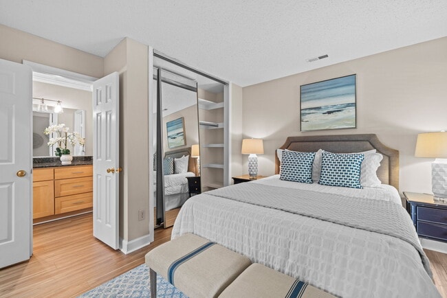 Building Photo - 401 Harbour Point