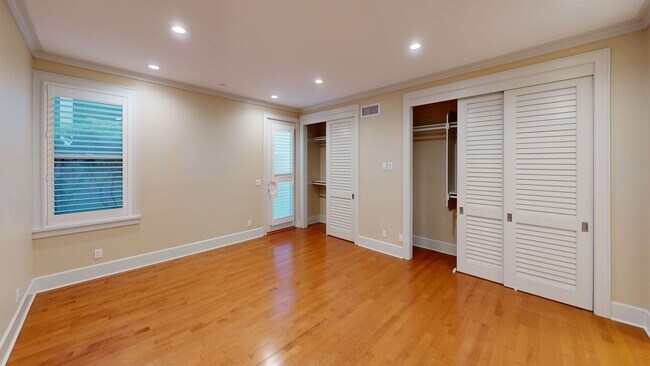 Building Photo - 244-248 B Ave