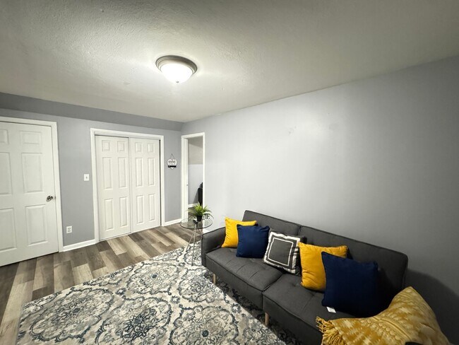 Building Photo - 23 Pond Lily Ave