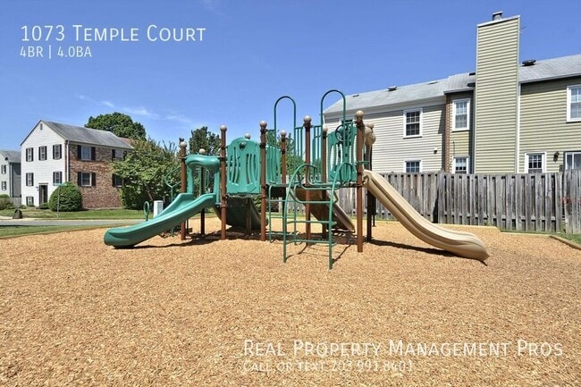 Building Photo - 1073 Temple Ct