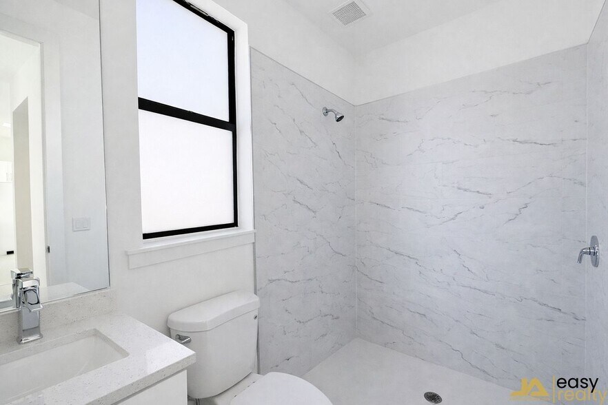 Building Photo - 1045 Jaguar Blvd