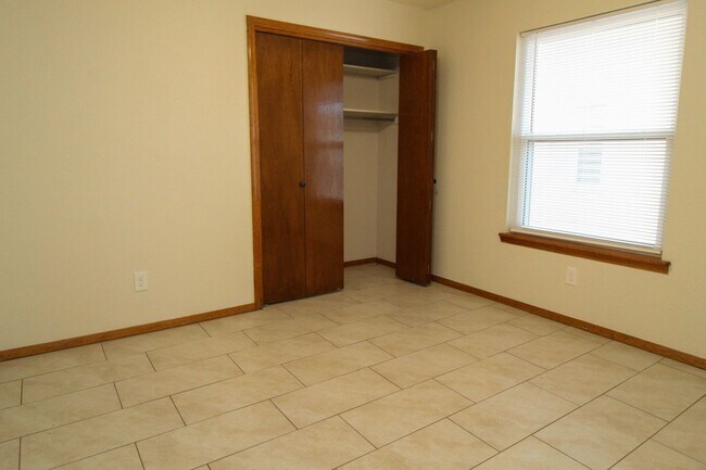 Building Photo - 1809 Pueblo Alegre Dr