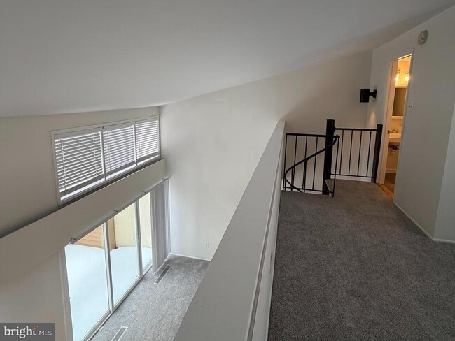 Building Photo - 5485 Harpers Farm Rd