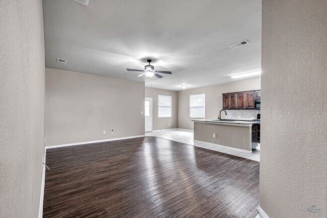 Building Photo - 5 Brooks Ranch Rd