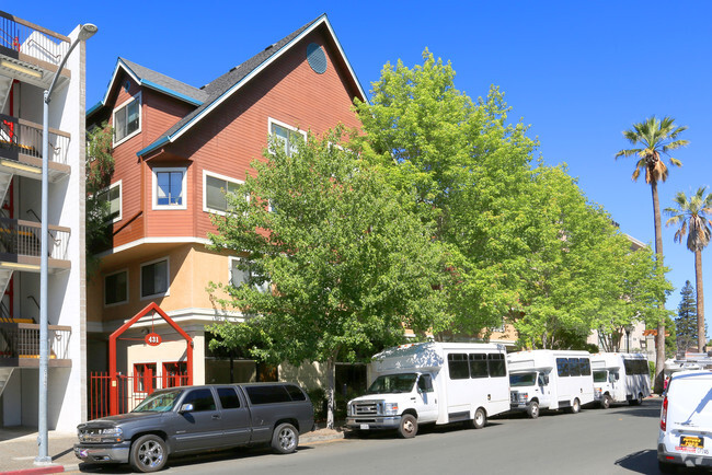 Primary Photo - The Downtown Apartments