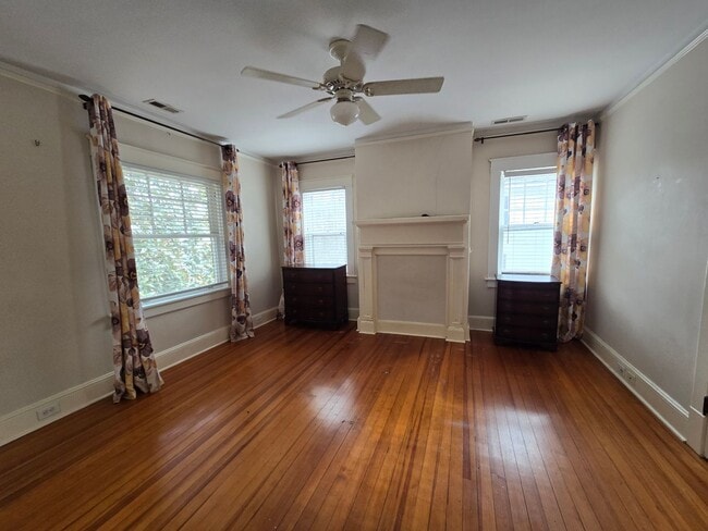 Building Photo - Beautiful Brick 2-Story in Edenton's Historic District