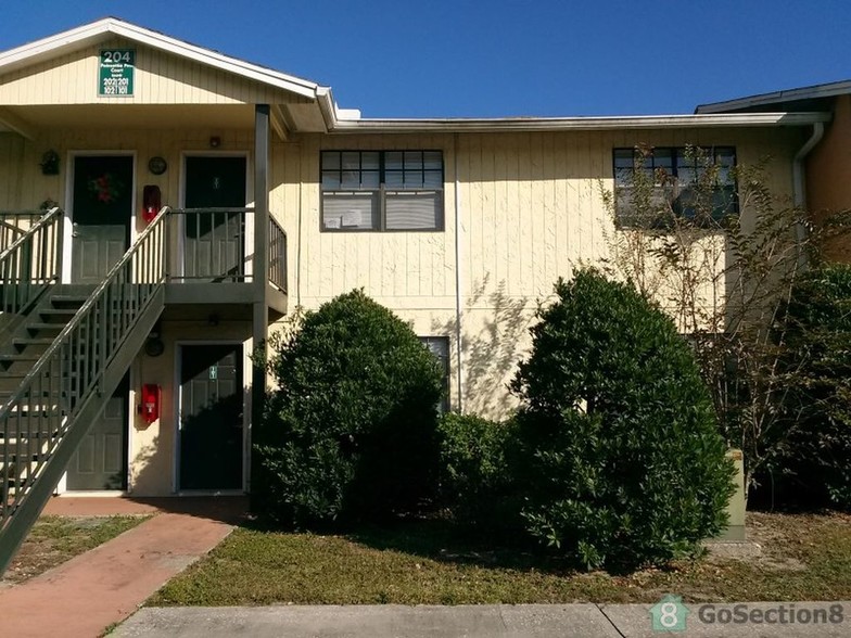 Building Photo - 204 Poinsettia Pine Ct