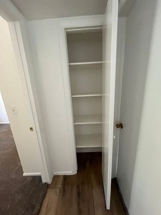 Building Photo - Great 2 Bedroom 1 Bathroom Apartment in Pr...