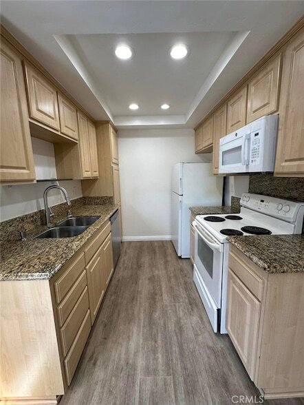 Building Photo - 139 S Poplar Ave