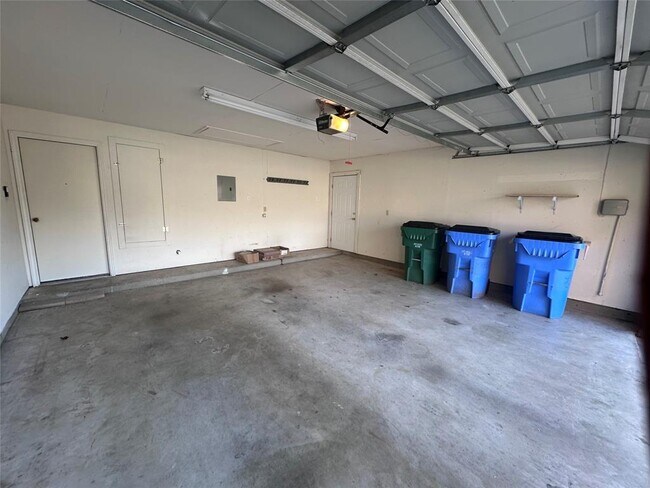 Building Photo - 605 Blair Ave