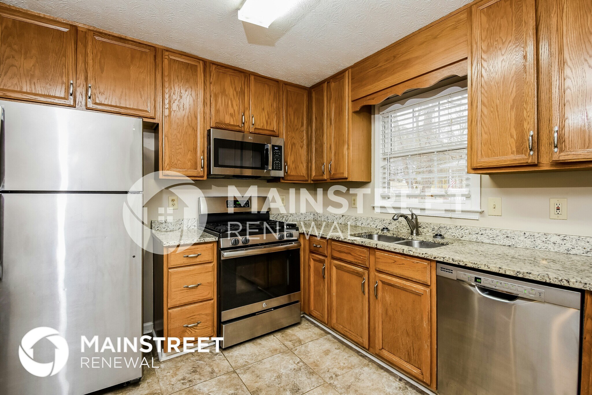 Building Photo - 475 Robin Hood Dr