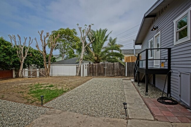 Building Photo - 827 N Lucia Ave