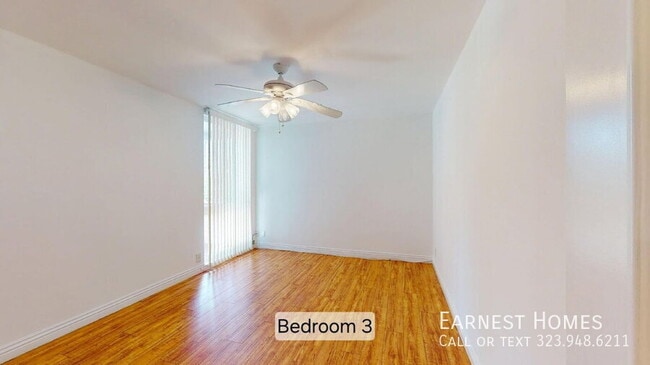Building Photo - 4915 Tyrone Ave