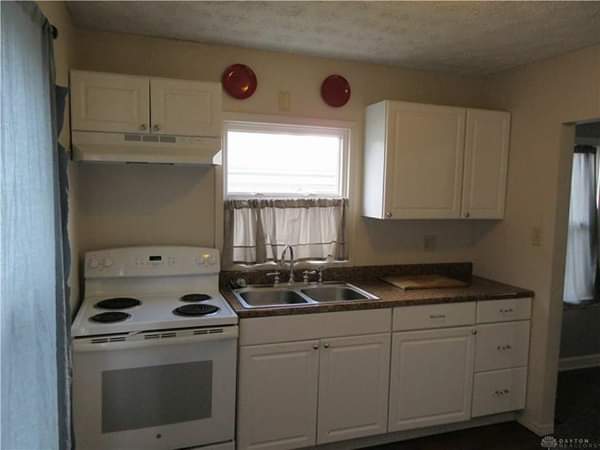 Building Photo - 3037 Mohican Ave