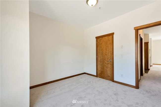 Building Photo - $500 Off 1st Month's Rent! 2 Bedroom Condo...