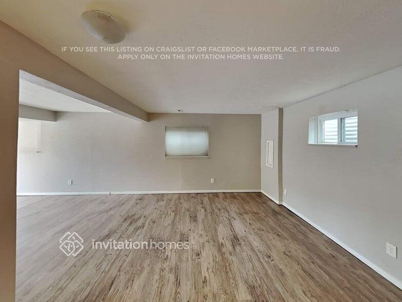 Building Photo - 3884 S Truckee Ct