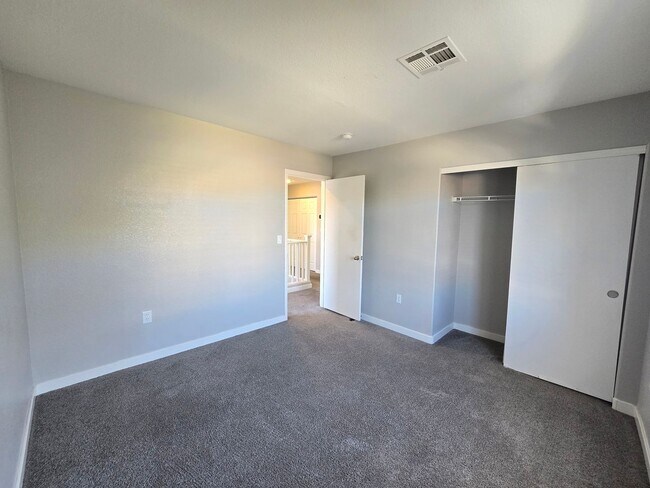 Building Photo - 4 Bedroom Rhodes Ranch Home