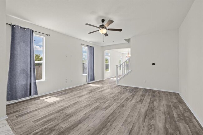 Building Photo - 14100 Purple Azalea Dr