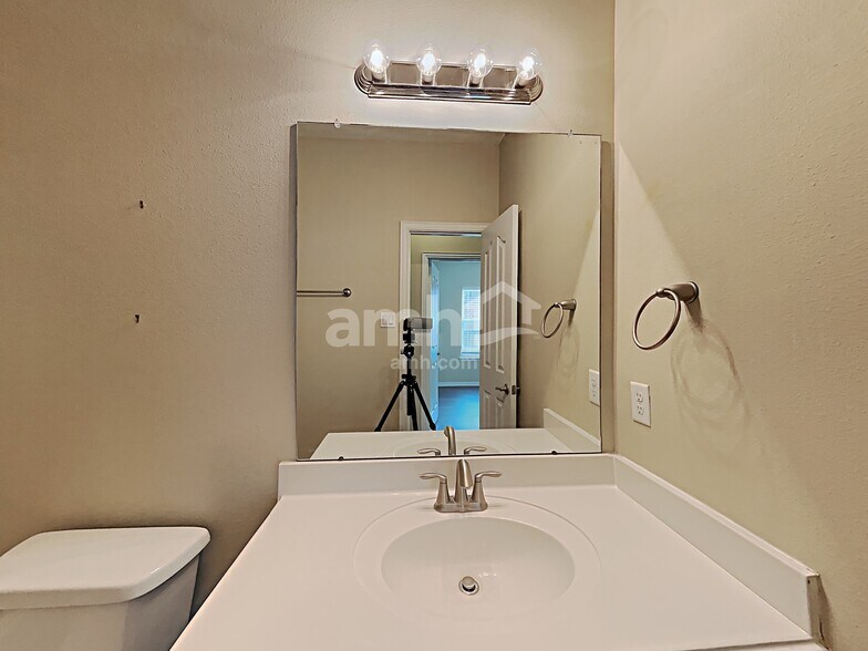 Building Photo - 28914 Hidden Lake Ct