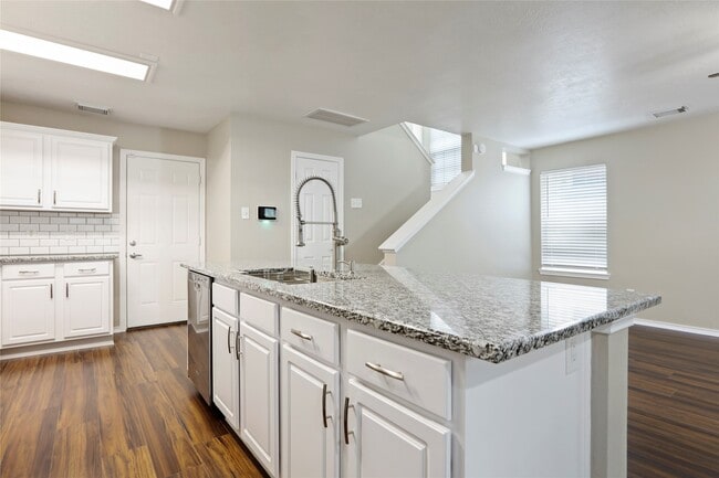 Building Photo - 134 S Walden Elms Cir