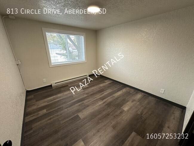 Building Photo - 1011 N 2nd St