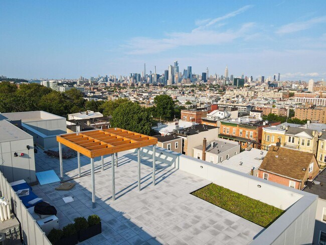 Building Photo - 418 Palisade Ave