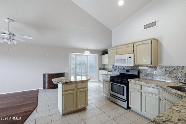 Building Photo - 15251 W Verde Ln