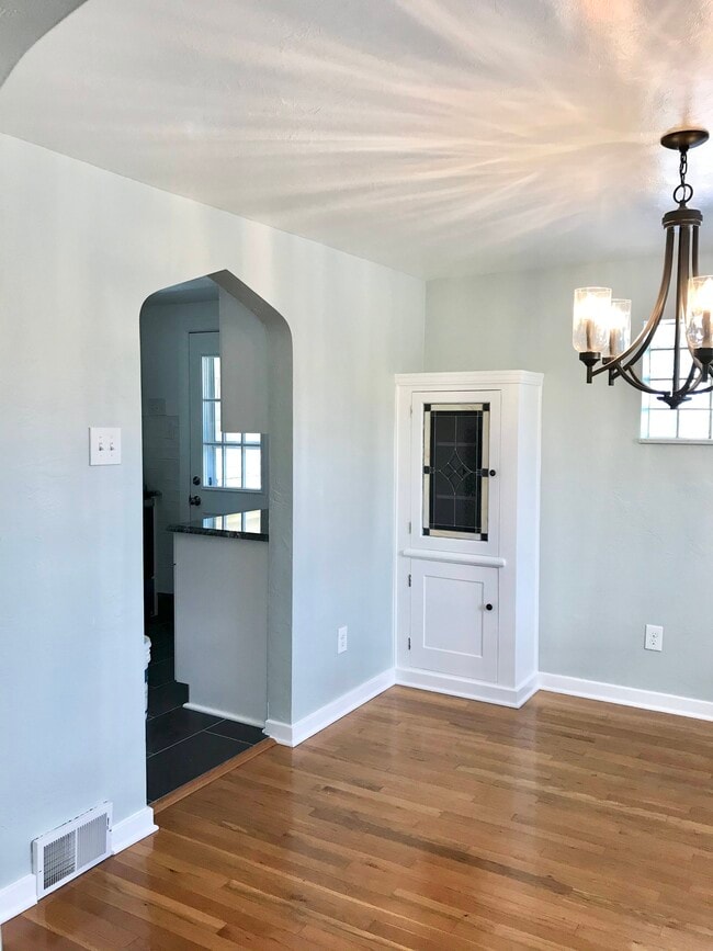 Building Photo - 400 Duquesne Dr