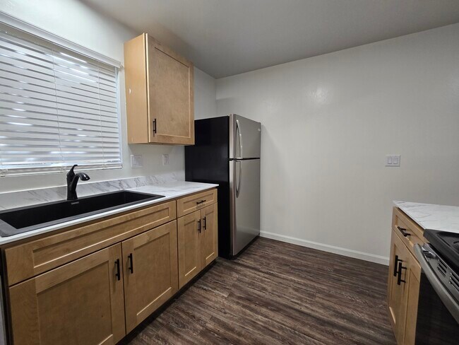 Building Photo - M&J Properties 161