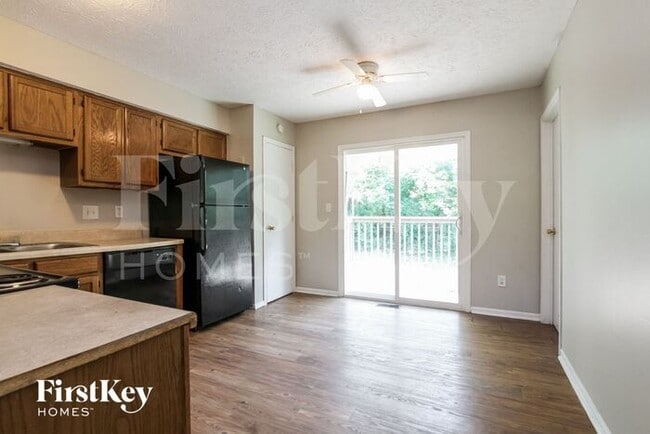 Building Photo - 4333 Phoenix Dr