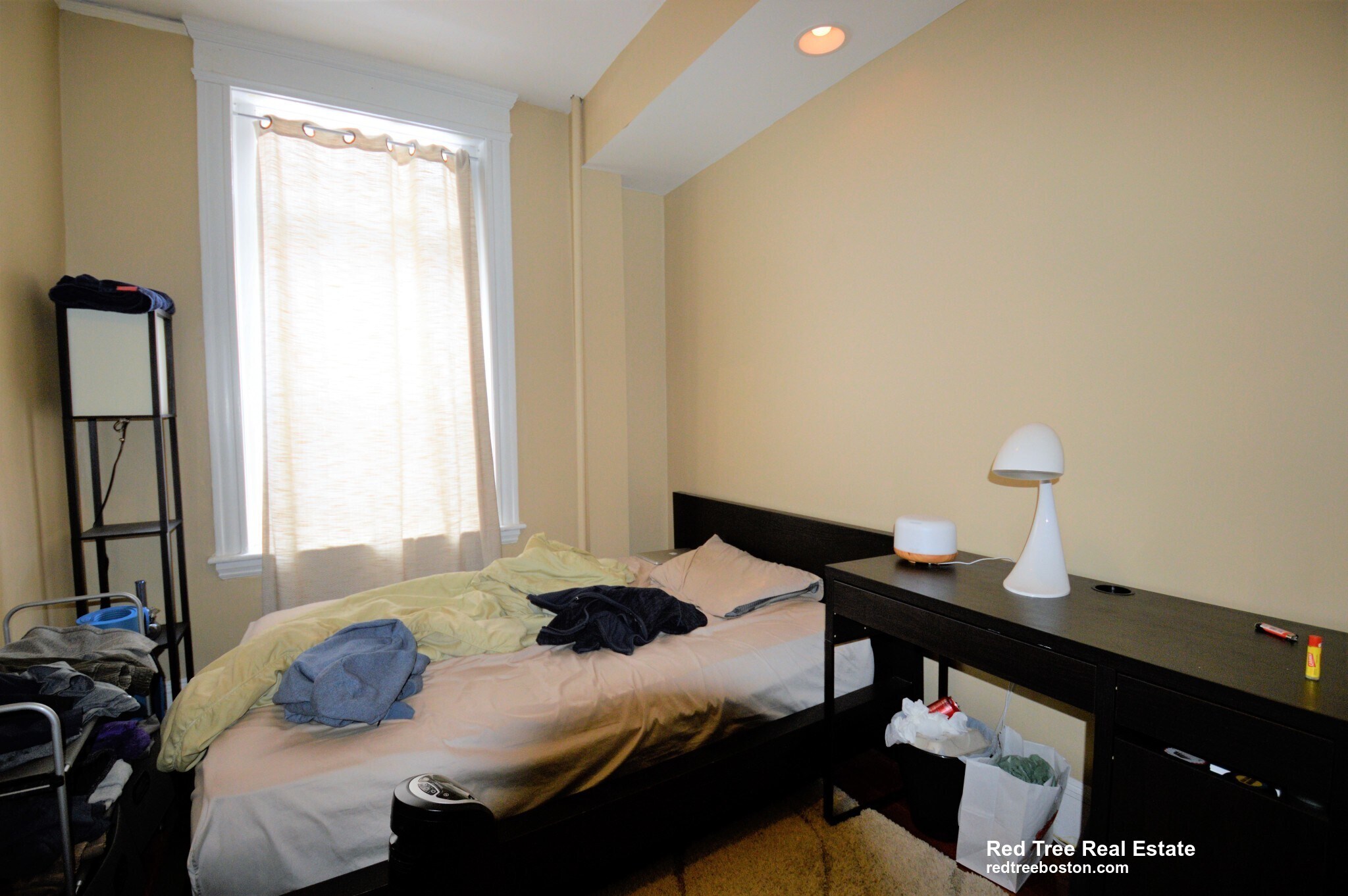 Building Photo - 10 Strathmore Rd