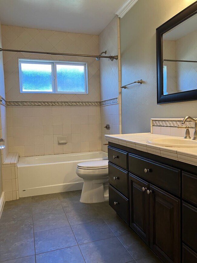 Building Photo - Charming Willow Glen Retreat – 3BR/2BA Jus...