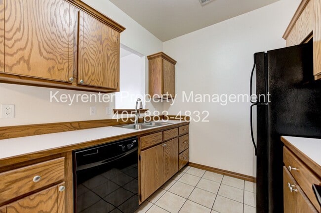 Building Photo - !!50 Percent off your 1st Months Rent!! Spacious 1BD/1BTH Apartment with a Private Balcony in the...