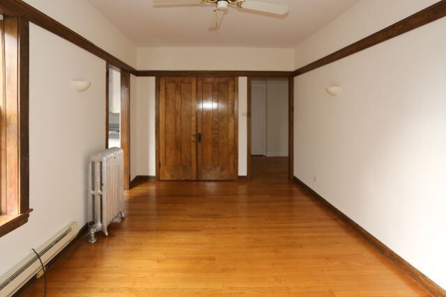 Building Photo - 821 W Waveland Ave