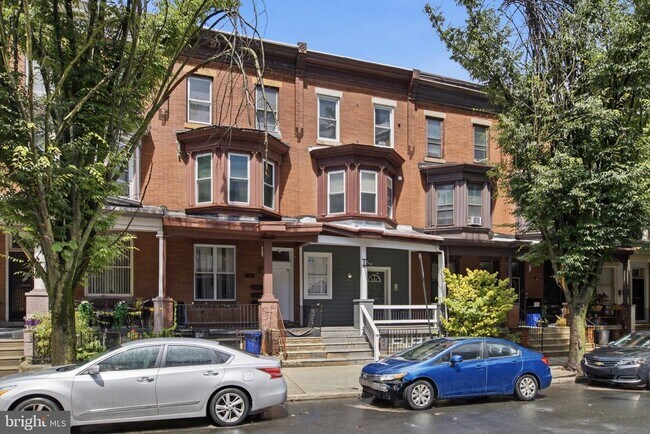 Building Photo - 2238 N Park Ave