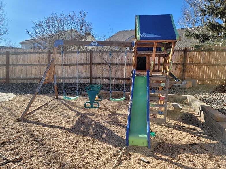 Building Photo - 1714 Foxfield Dr