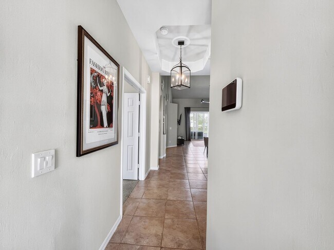 Building Photo - 2 Bed + Flex, 2 Bath Fully Furnished Annual Rental