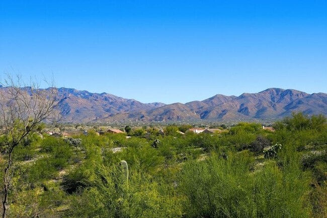 Building Photo - 770 N Lazy J Wy