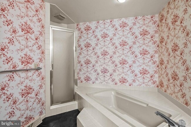 Building Photo - 1913 Meadow Ln