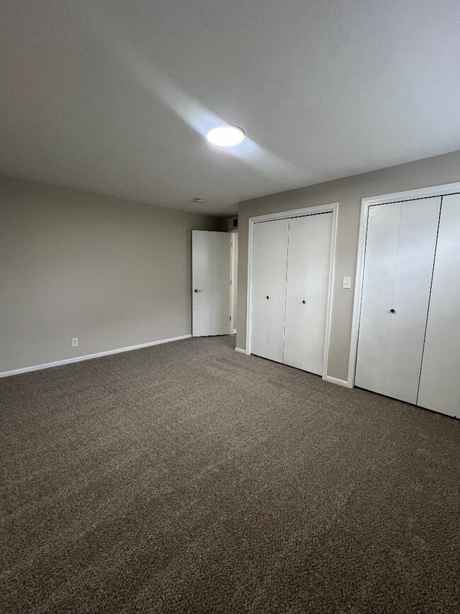 Building Photo - 1902 S 46th St