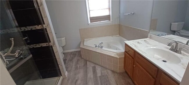 Building Photo - 4 bedroom 2.5 bath Home fo r rent Irwin, PA 15642