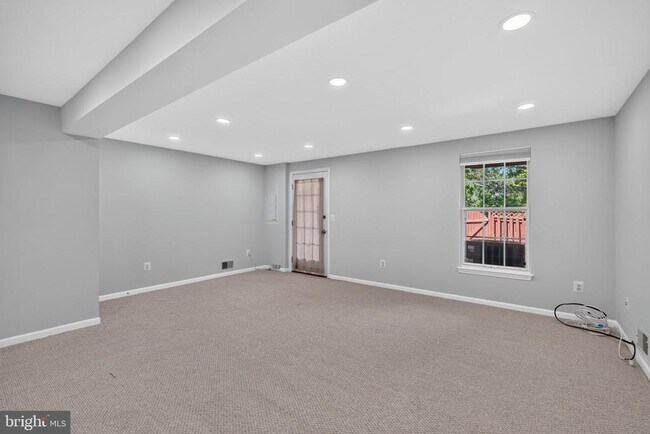 Building Photo - 7014 Gatton Square